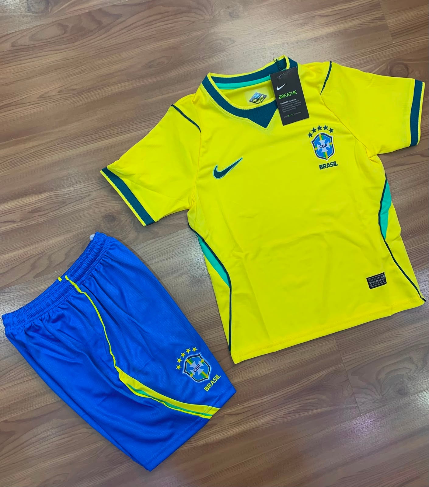 Conjunto infantil PSG / Brasil / Colombia tam 22
